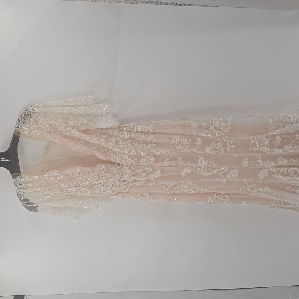 Marchesa Essence Blush Elegant Lace Wedding Gown - Picture 15 of 17